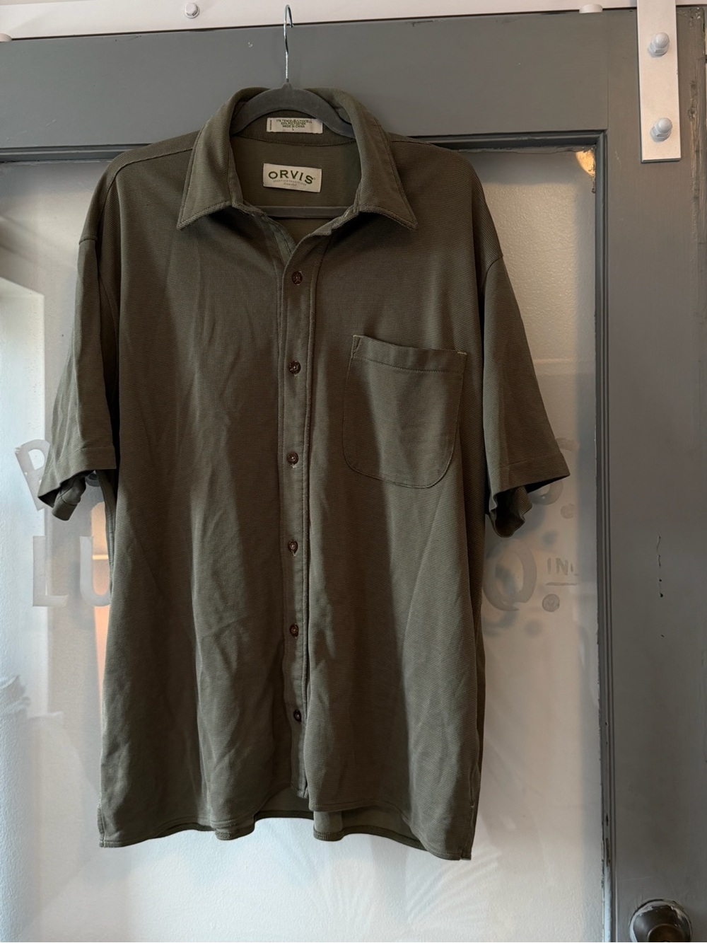 Orvis Men's Short-Sleeve Button-Down Shirt in Olive